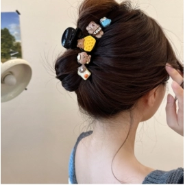 Cute cartoon biscuit clip, women's new high-end hair clip, back of the head, spring and summer shark clip headband